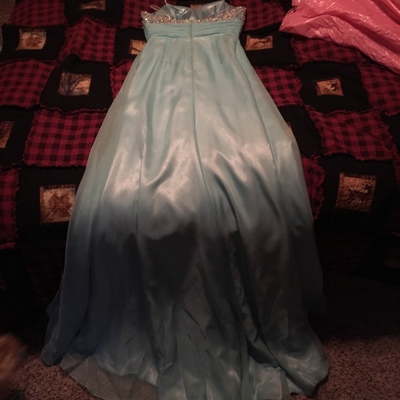 Prom dress - Picture 2 of 3